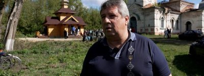 На Чернігівщині поряд зі зруйнованою росіянами церквою відкрили нову