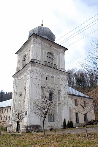 Монастирська вежа-дзвіниця