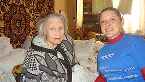 Тамара Кузьміна зі своєю сестричкою