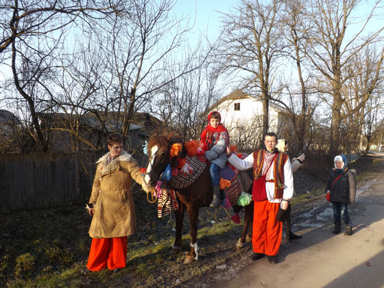 Посівальники з конем - і дітям радість