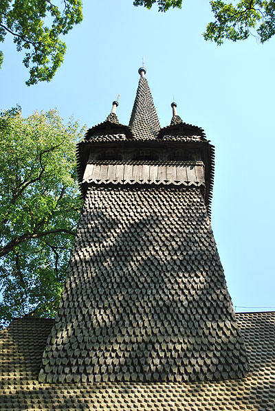 Вежа церкви святого Михайла XVII століття у селі Крайниковому