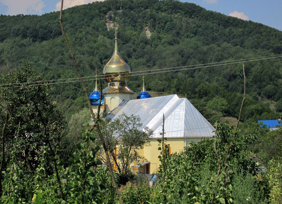 Нова мурована церква, на яку місцева громада проміняла унікальну пам’ятку