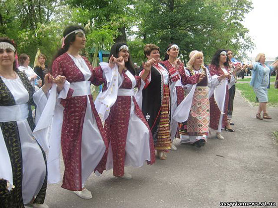 Ассирійський танцювальний ансамбль «Шамірам» із Запоріжжя (http://assyriannews.at.ua/)