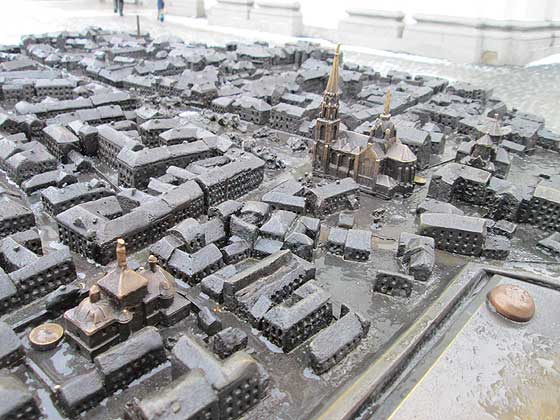 Деталь макету старого Тернополя із бронзи
