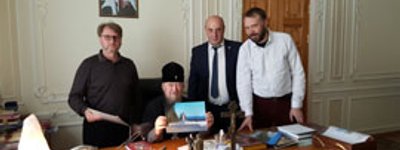 Митрополит УПЦ (МП) благословил установку бюста Николаю II
