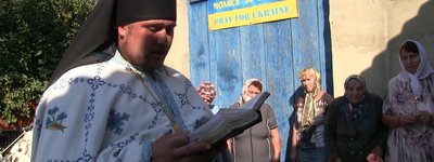 Священник, которого пытали в 2014-м, строит украинскую церковь на Донбассе