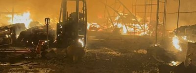 В Тернополе в результате ракетного удара полностью сгорел склад Благотворительного фонда «Свет Реформации»