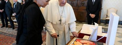 Президентка Угорщини подарувала Папі ікону із Закарпаття