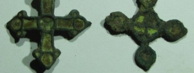 Хрестики та браслети Київської Русі виявлено під час розкопок у Рівному