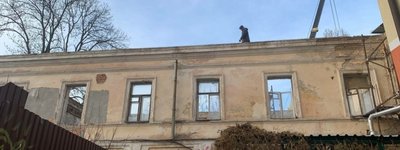 Поліція зупинила незаконну перебудову 200-річних келій Братського монастиря у Києві