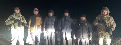 Прикордонники затримали екс-працівника казначейства Києво-Печерської лаври та трьох чоловіків у рясах