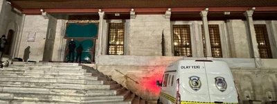 У Стамбулі невідомий влаштував різанину у мечеті, є поранені