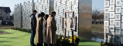 Генсек Ради Європи та глава МЗС Ліхтенштейну біля церкви у Бучі вшанували памʼять загиблих