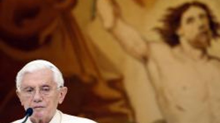 Папа Бенедикт XVI закликав до солідарності з народами Азії, що постраждали від стихійних лих - фото 1