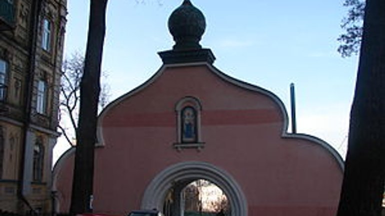Киевсовет передал монастырю УПЦ (МП) 21 здание в Бехтеревском переулке - фото 1