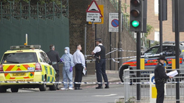 Двох українських студентів арештовано за підозрою в організації вибухів у мечетях Англії - фото 1