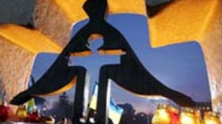 Україна і світ вшановують сьогодні пам’ять жертв Голодомору 1932-1933 рр., організованого комуністичним режимом - фото 1