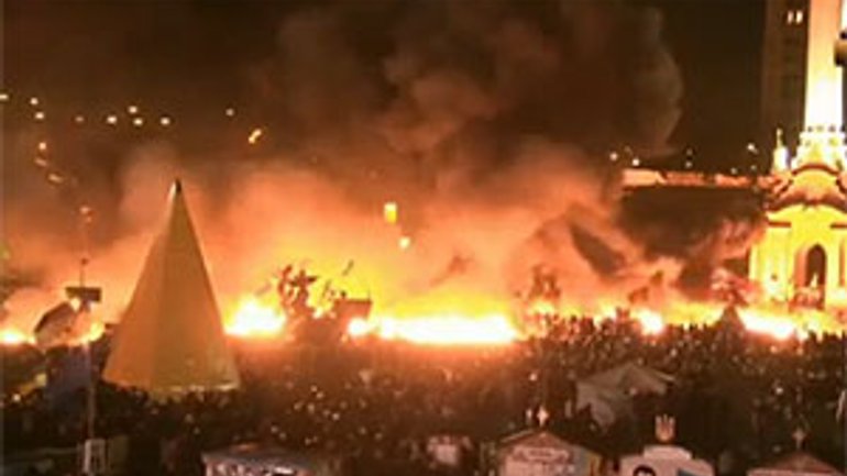 «Беркут» сжег межконфессиональную часовню на Майдане - фото 1