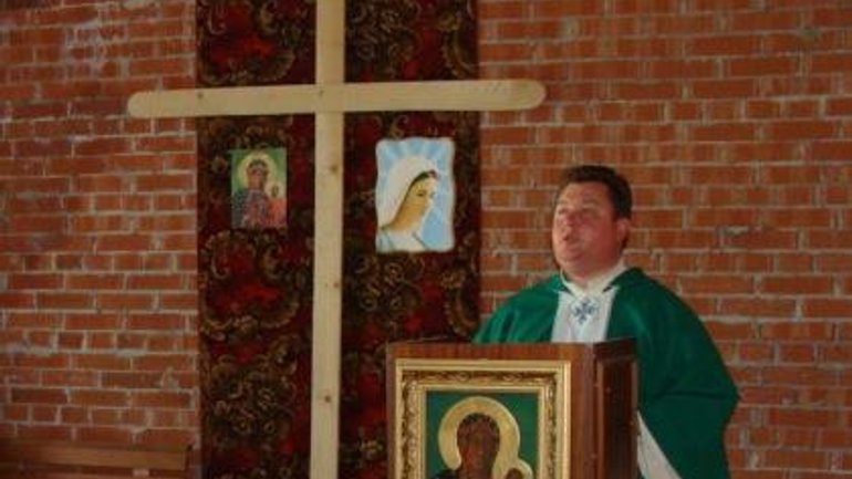 Terrorists abducted a Roman Catholic priest - фото 1