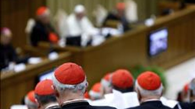 Пять кардиналов выступили против предложения Каспера относительно Причастия для разведенных - фото 1