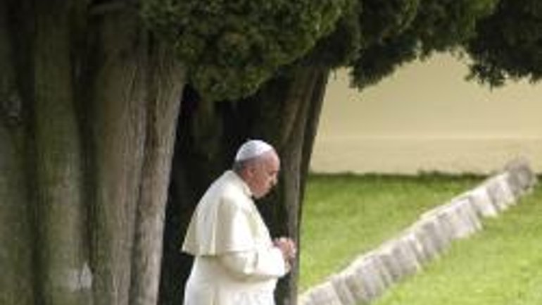 Папа Римский в октябре просит молиться за мир - фото 1