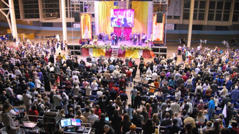Анонс: Українські католики-харизмати збираються на щорічну конференцію - фото 1