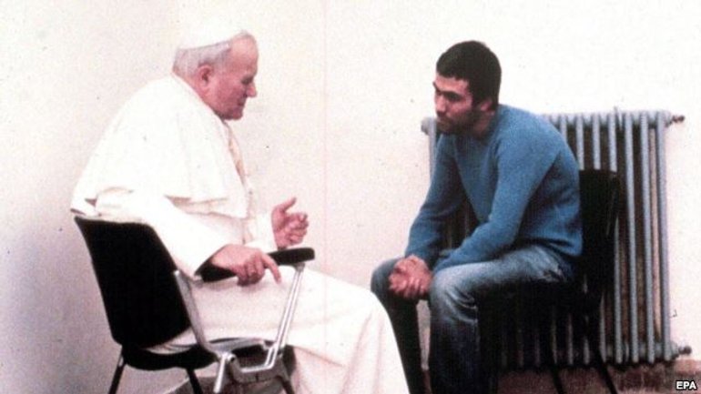 Мехмет Алі Агджа, який стріляв в Івана Павла ІІ, хоче зустрітись з Папою Франциском - фото 1