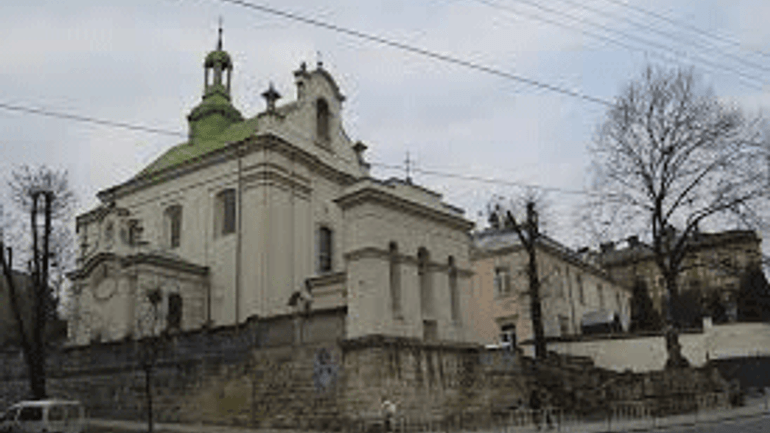 Two Lviv residents suffered as a result of fire at the attic of the Roman Catholic church - фото 1
