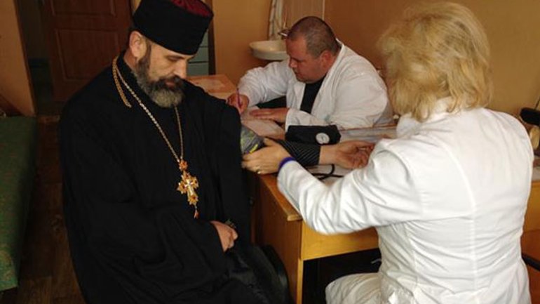 UOC-KP clergymen donated blood for ATO servicemen - фото 1