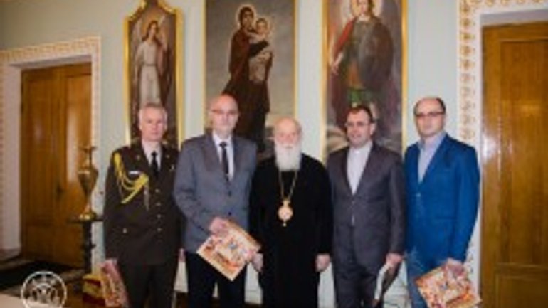 Патріарх Філарет провів зустріч з головним військовим священиком та головним психологом Національних збройних сил Латвії - фото 1