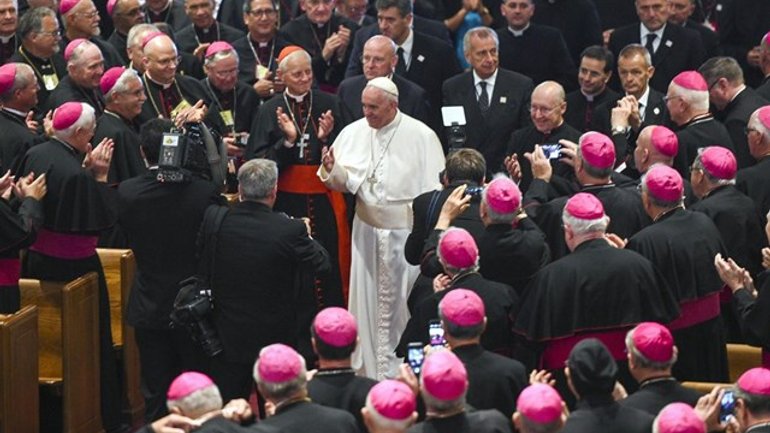Папа призвал епископов США вновь приобрести авторитет и доверие народа - фото 1