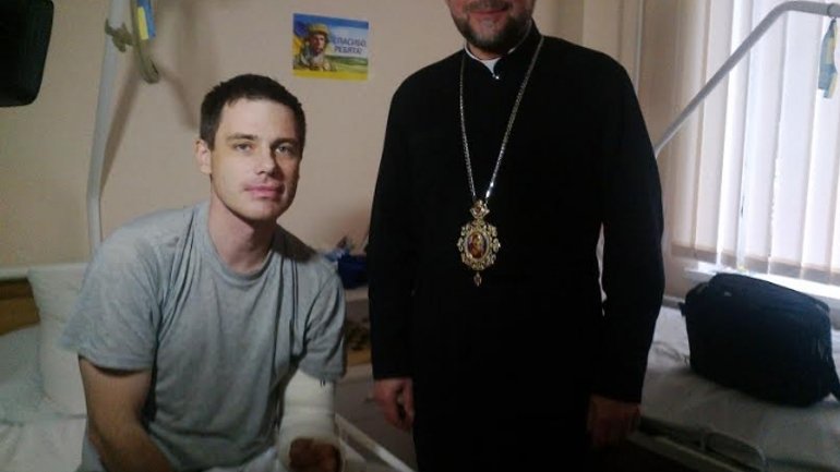 Екзарх Харківський УГКЦ відвідав поранених у  військовому госпіталі - фото 1