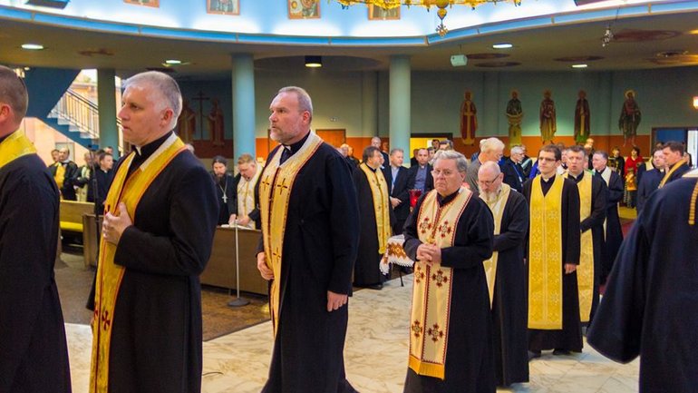 Over 200 Greek Catholic priests prayed for Ukraine in Chicago - фото 1
