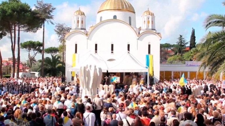 President Poroshenko and Ukrainian community to pray for Ukraine iIn Rome - фото 1