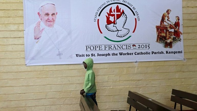 Папа Франциск просить вірних молитися за його завтрашню Апостольську подорож до Африки - фото 1