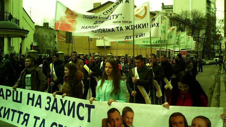 «Марш за життя і сімейні цінності» в Івано-Франківську завершився народним віче - фото 1