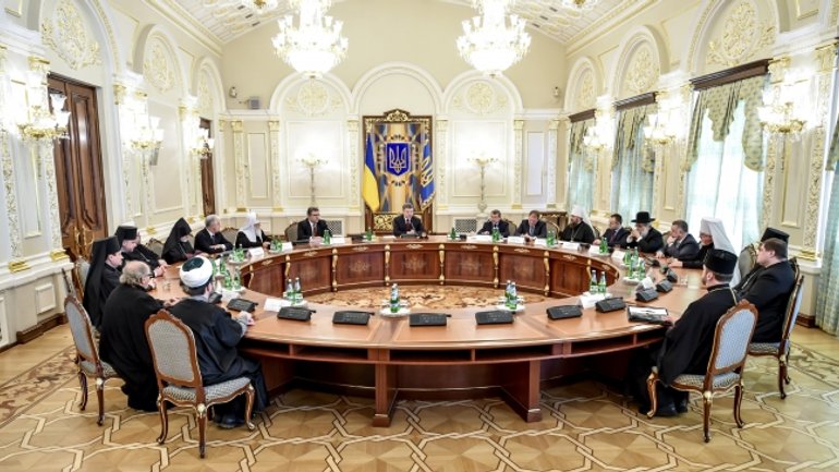President at meeting with representatives of the All-Ukrainian Council of Churches and Religious Organizations: Main spiritual weapon of our victory is unity - фото 1