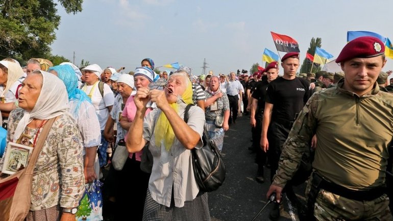 Участники "Крестного хода" завтра будут передвигаться по Киеву на автобусах - МВД - фото 1