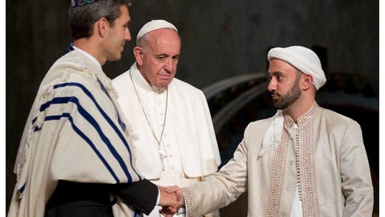 Папа Франциск візьме участь в міжрелігійній зустрічі в Ассізі - фото 1