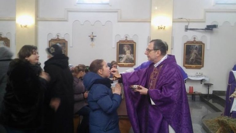Apostolic Nuncio to Ukraine visits Catholics of Donetsk and Luhansk - фото 1