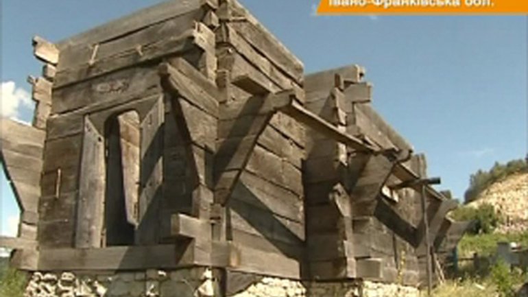 На Прикарпатті церква XVI століття стала жертвою державних вандалів - фото 1