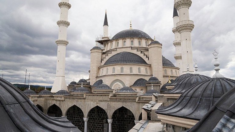 Колаборанти знов перенесли відкриття соборної мечеті в Сімферополі - фото 1