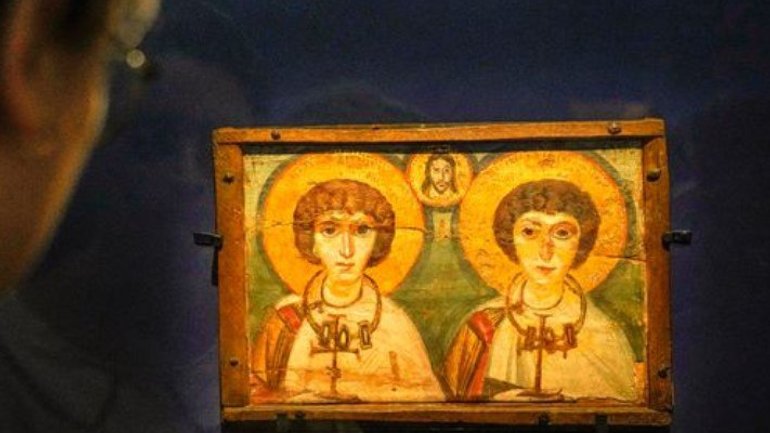 Из Украины во Францию вывезли древние иконы, чтобы уберечь их от войны - фото 1