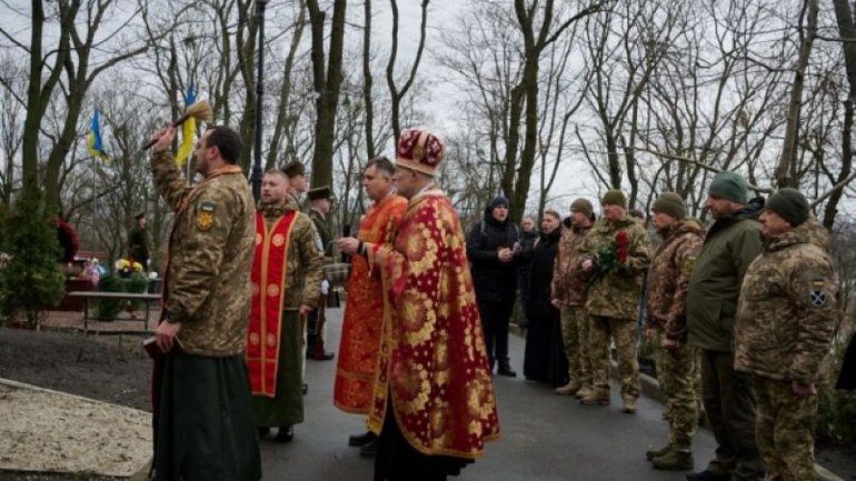 На Аскольдовій могилі у Києві вшанували пам’ять воїнів, загиблих у боях за Дебальцеве - фото 1