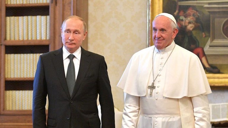 Pope Francis meets Russian president Vladimir Putin in Vatican City, 2019. - фото 1