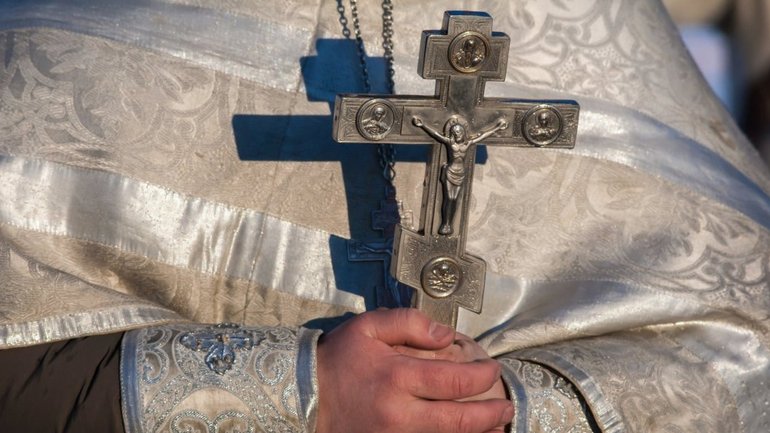 На Житомирщині священика УПЦ МП підозрюють у розбещенні неповнолітньої - фото 1