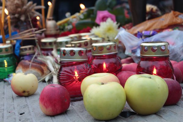 “Ці свічки зігріватимуть душі тих, кого скосив Голодомор”: у Києві вшанували жертв Голодомору - фото 54593