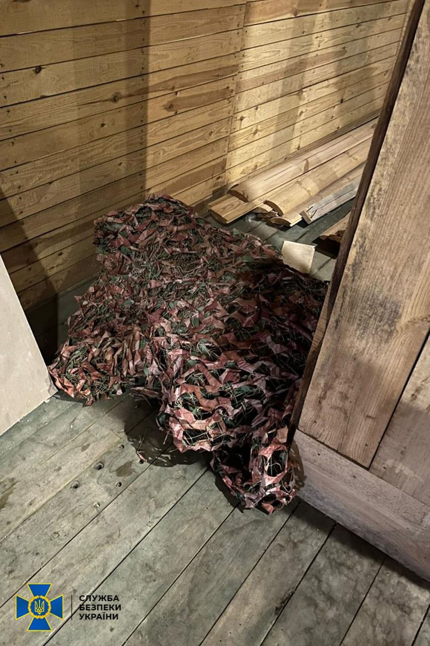 Подозрительные лица, оружие и российские агитки обнаружила СБУ на объектах УПЦ МП в Киевской и Херсонской областях - фото 104400