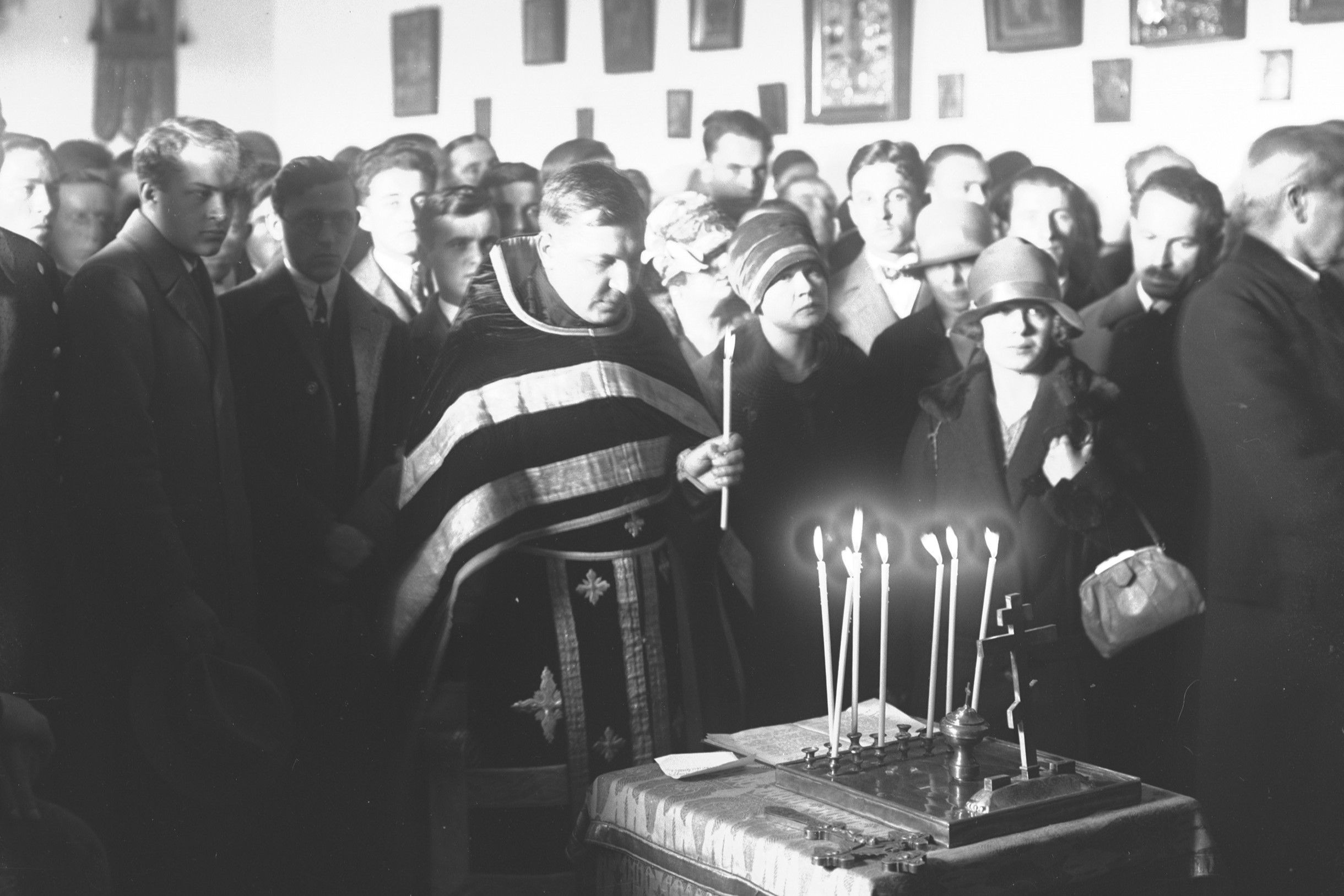 Краків, 1927: священик Матвій Семашко з ПАПЦ, пізніше єпископ, пов’язаний з польським урядом в екзилі в Лондоні, відправляє панахиду за Симоном Петлюрою - фото 132045