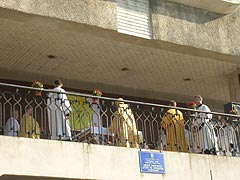 Архиєрейська Літургія на балконі Будинку молоді